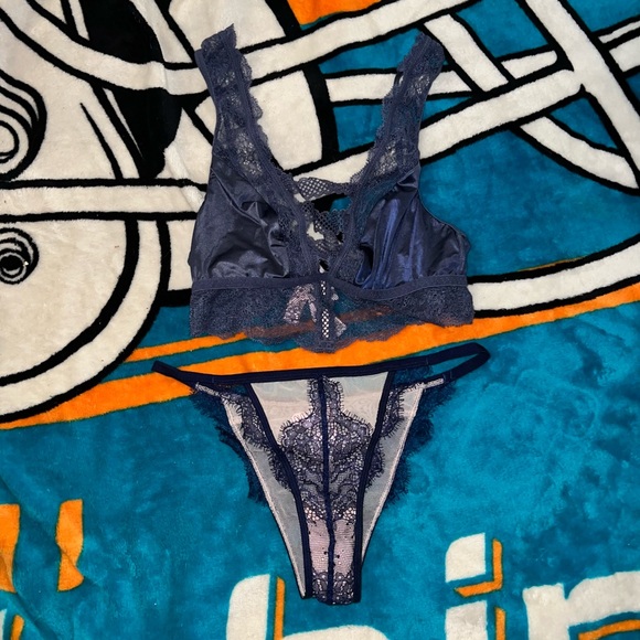 💙 New VS Bralette & Itsy Panty- XS/S 💙 - Picture 1 of 8